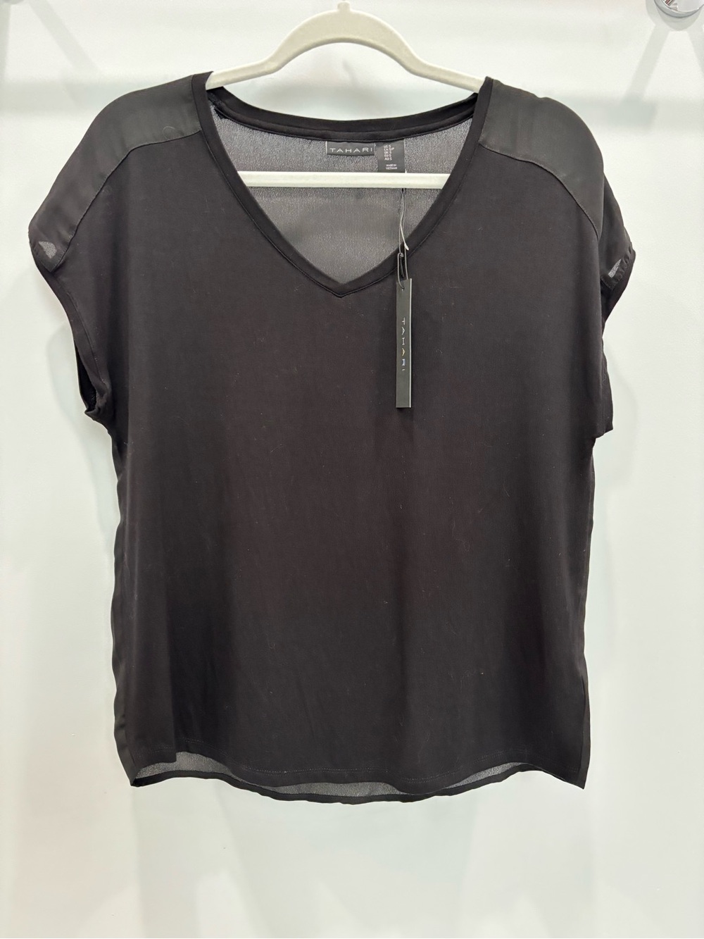 Tahari Black V-Neck Short Sleeve Tee